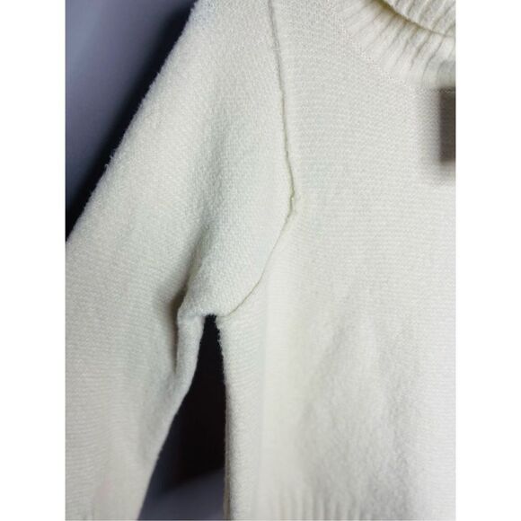 NWT Universal Thread Small Cream Mockneck Pullover Sweater Women's - Picture 4 of 7